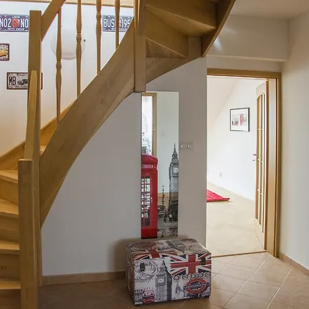 Penthouse Lipova 20 Apartment